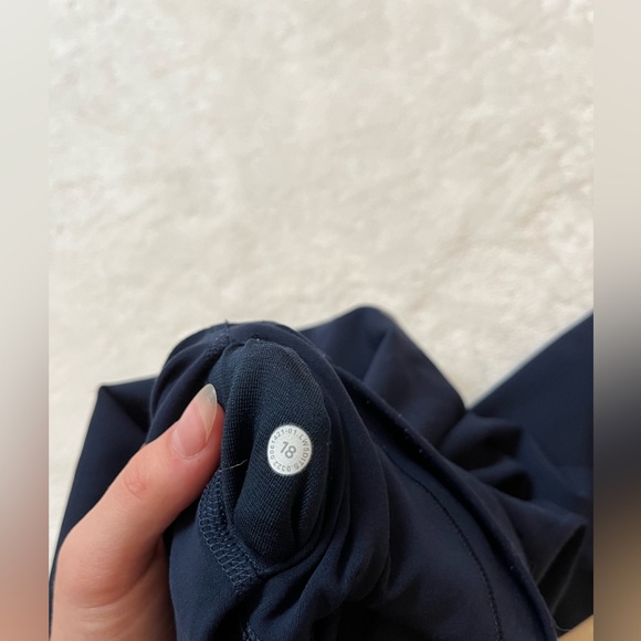 SOLD Navy Lululemon Align Leggings Size 18 β28 inch - Picture 5 of 5